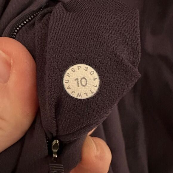 Lululemon Fast As Light 1/2 Zip Boysenberry size 10 - Picture 8 of 8